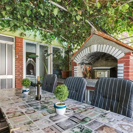 Stunning Apartment In Pula With Wifi Exterior photo