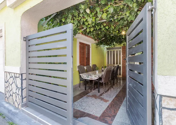 Stunning Apartment In Pula With Wifi