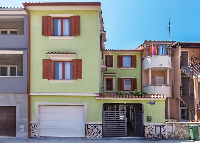 Stunning Apartment In Pula With Wifi