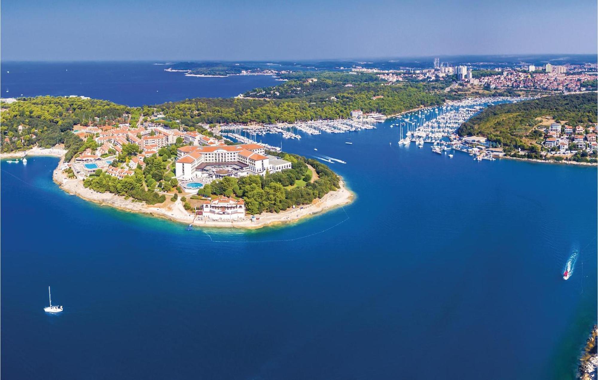Stunning Apartment In Pula With Wifi