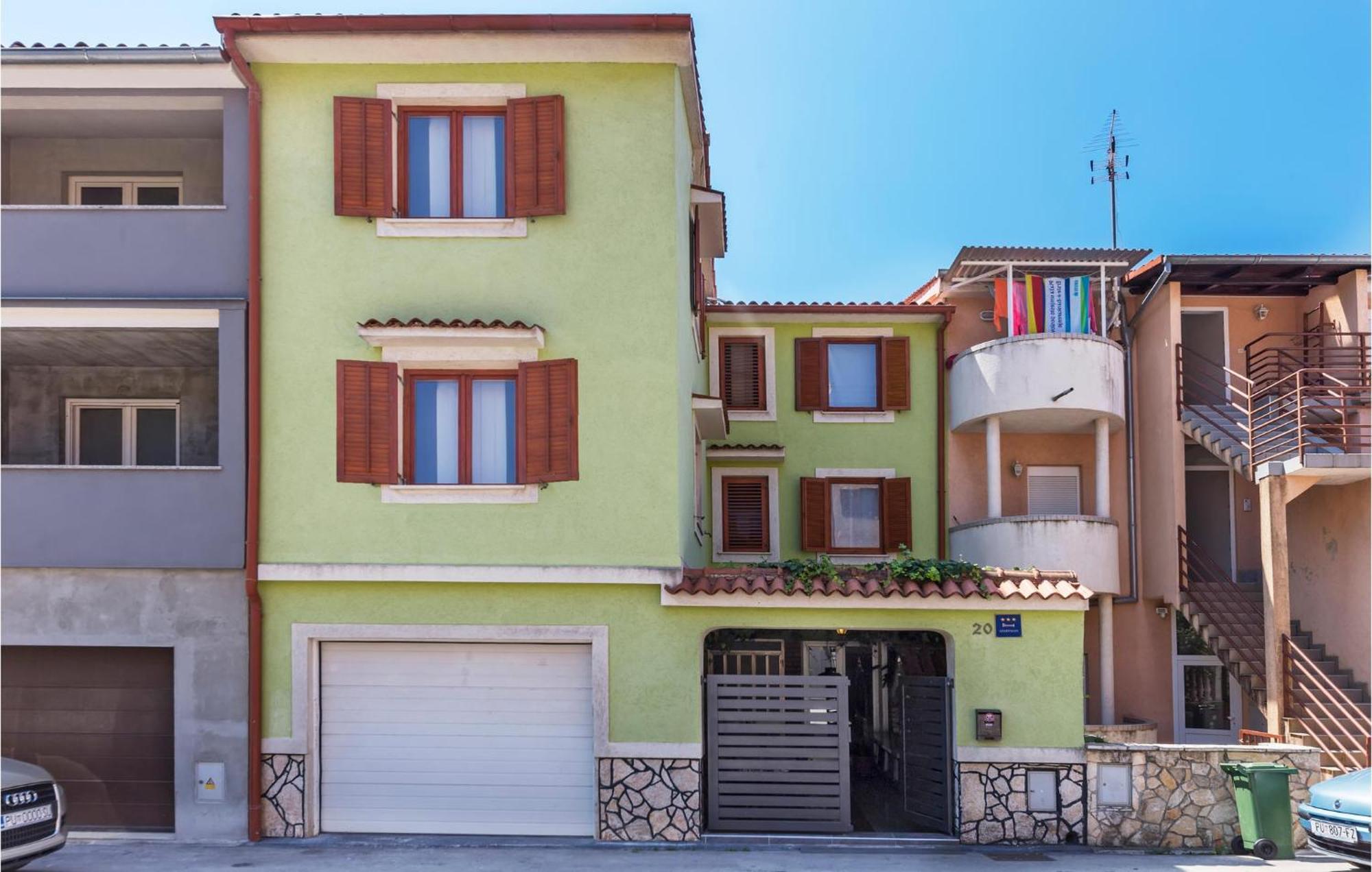 Apartment Stunning Apartment In Pula With Wifi *