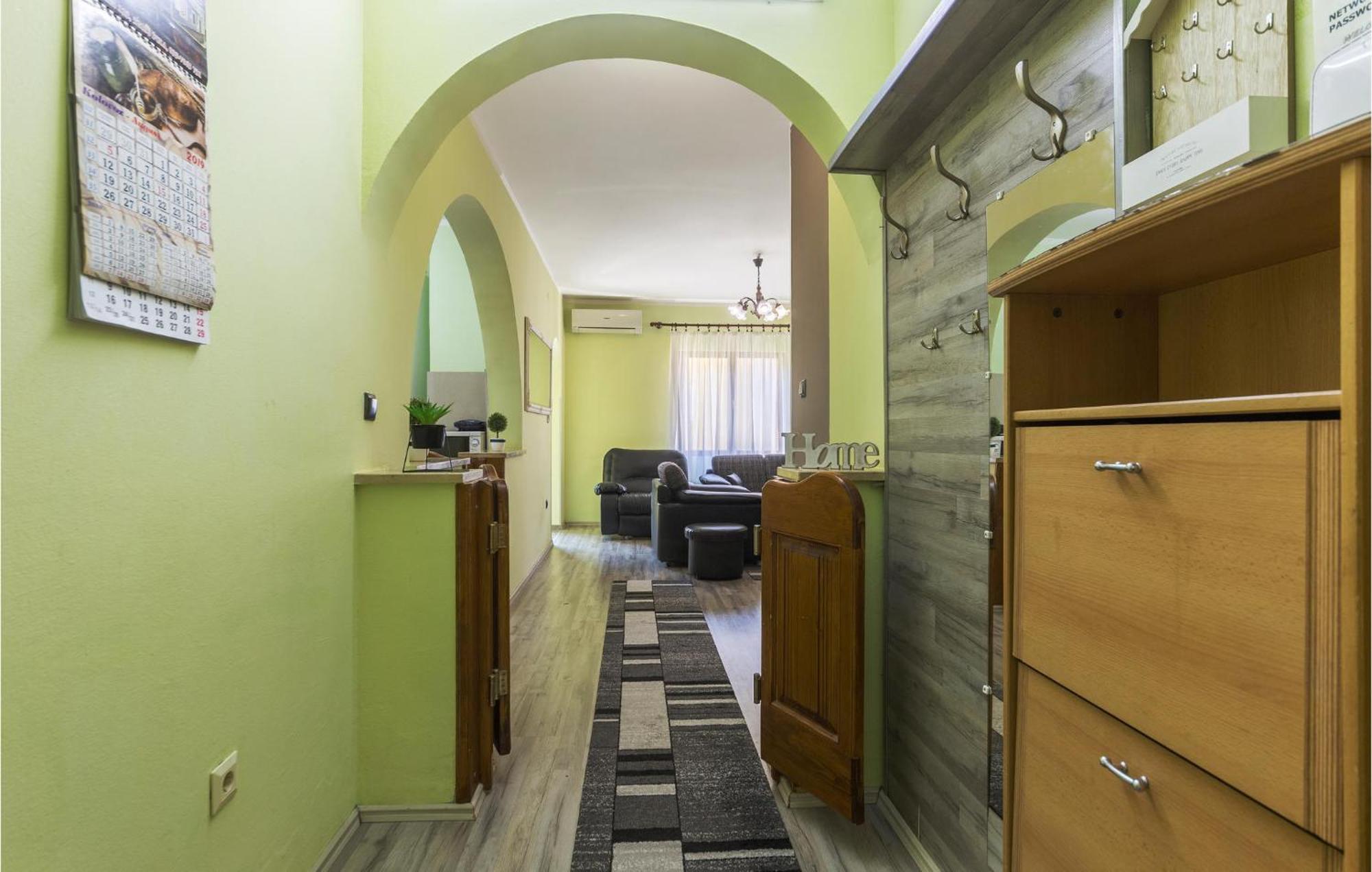 Stunning Apartment In Pula With Wifi Apartment *
